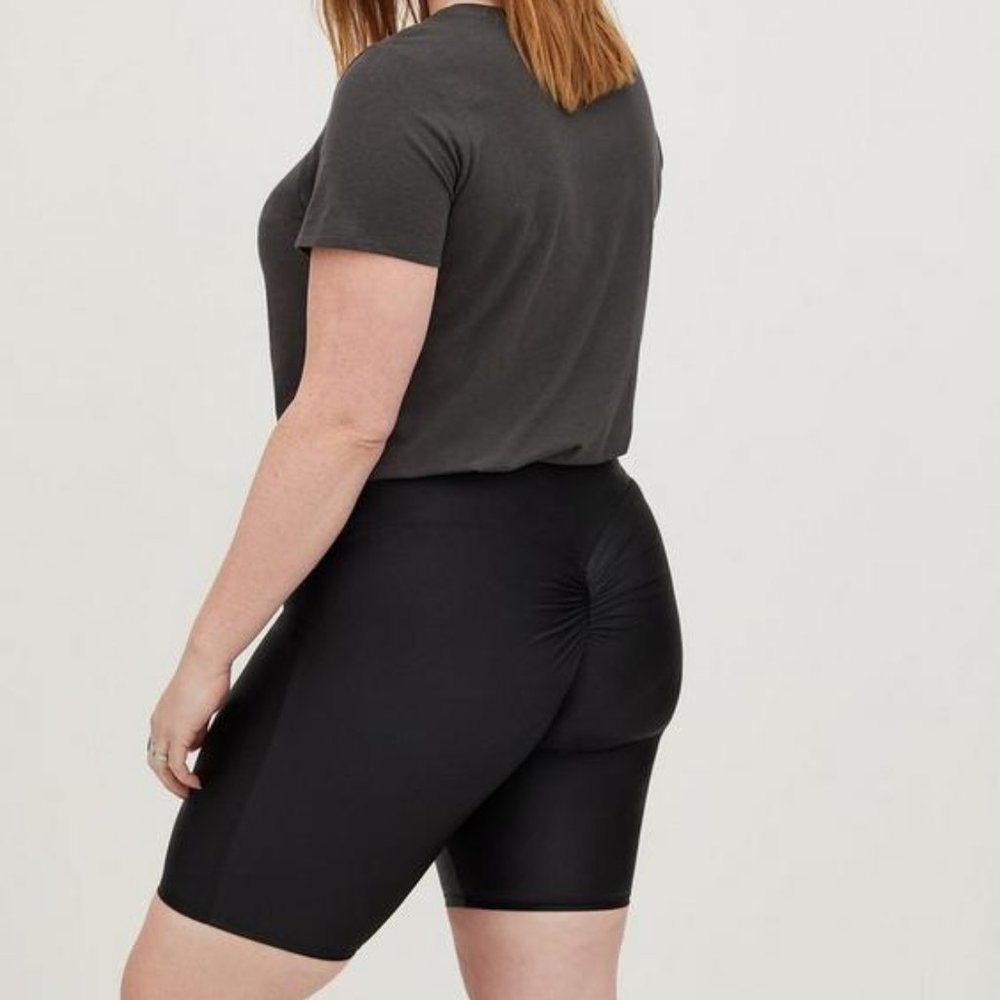 Torrid Signature Waist Ruched Liquid Bike Short size 3x